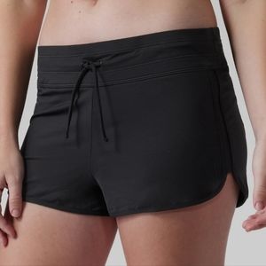 NWT Athleta womens medium surge shorts